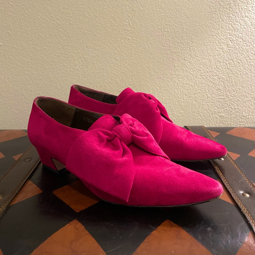 Vintage Victorian Kenneth Cole New York Pink Suede Bow Heels